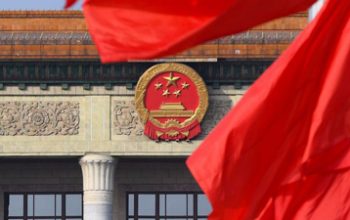 住房和城乡建设部等部门关于加快推进房屋建筑和市政基础设施工程实行工程担保制度的指导意见